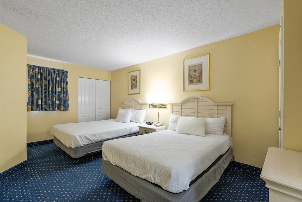 3 BR Units at Bay Watch by Elliott view 5