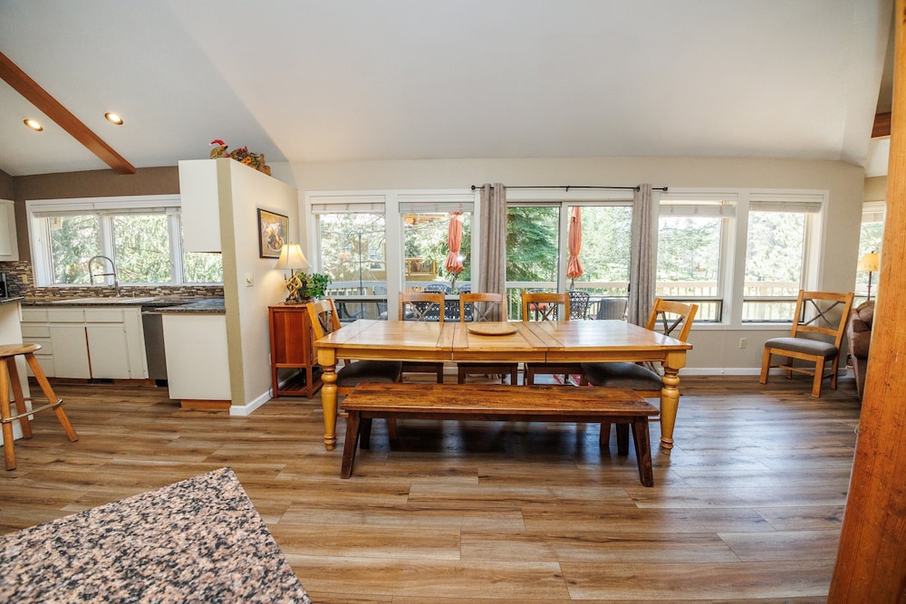 Tan Oak 15 4 Bedroom Home