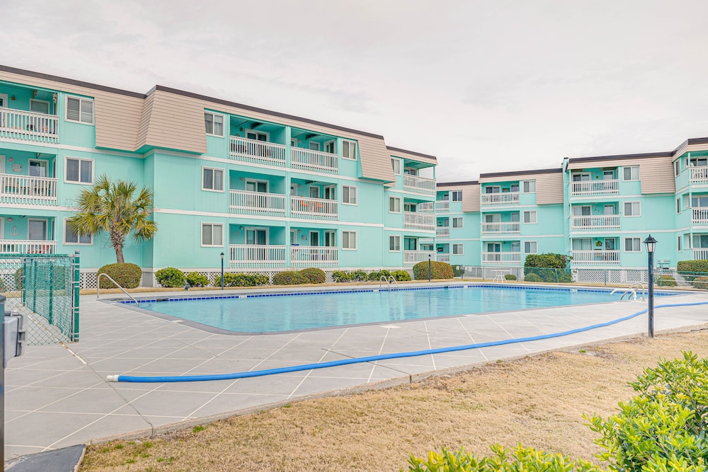 Pool, Balcony & Walk to Beach: Atlantic Beach Gem view 2