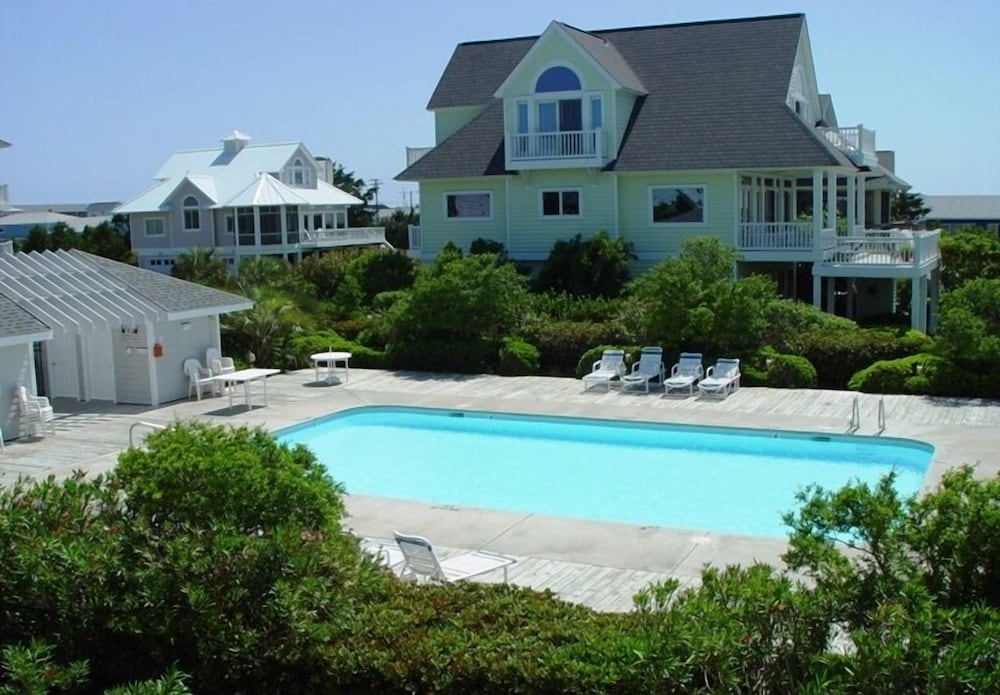 C-Maid by Topsail Realty