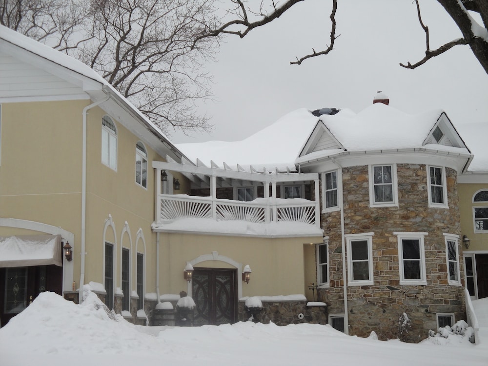 Stone Manor Boutique Inn - Property Image 33