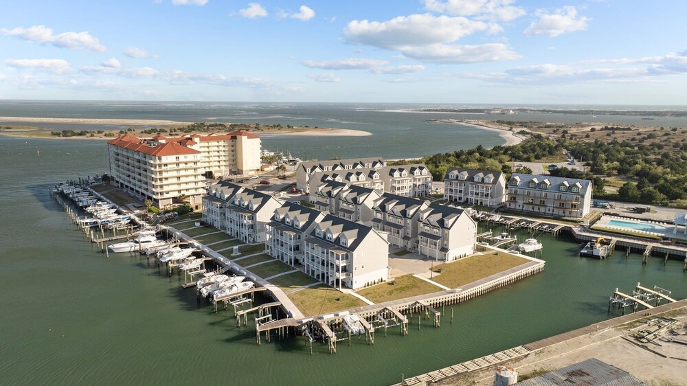 South Breeze 3 Bedroom Townhouse by RedAwning