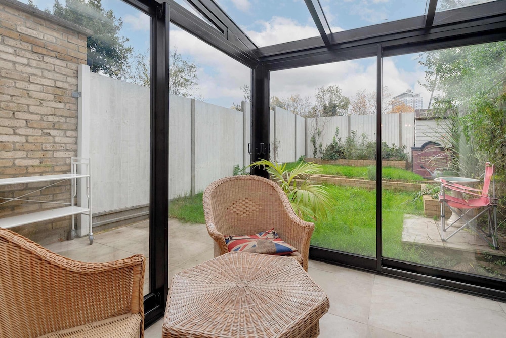 3 bed Home in Battersea With Garden