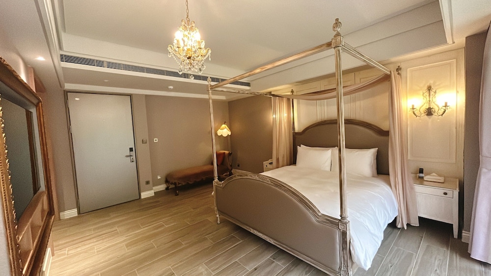 Grasse Grace Manor view 4