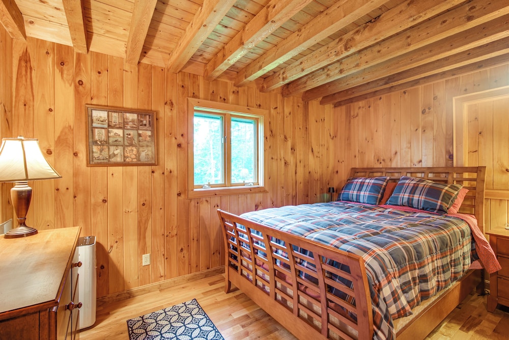 8 Mi to Okemo Mountain Resort: Mtn-view Retreat!