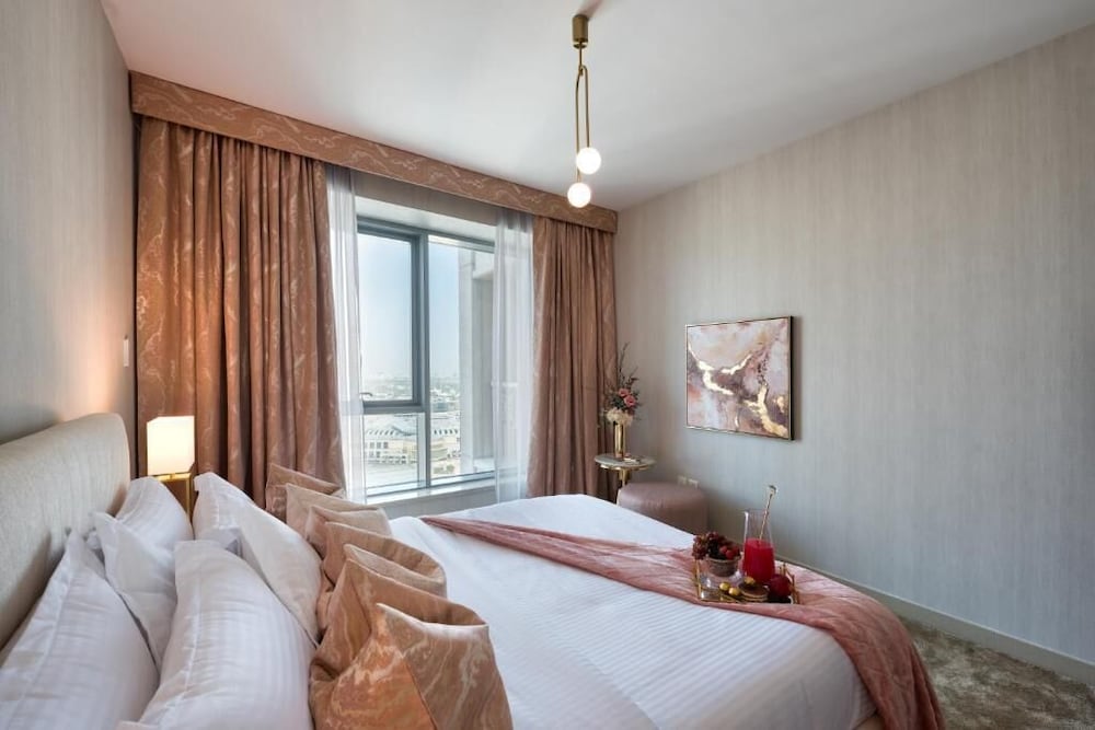 Durrani Homes - Designer 2BR Apt with stunning Burj Khalifa and Fountain View