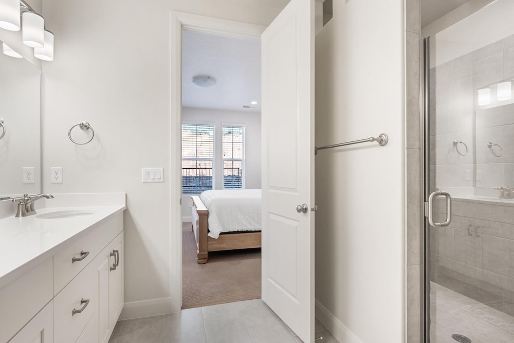 Holiday Hideaway 5 Bedroom Townhouse