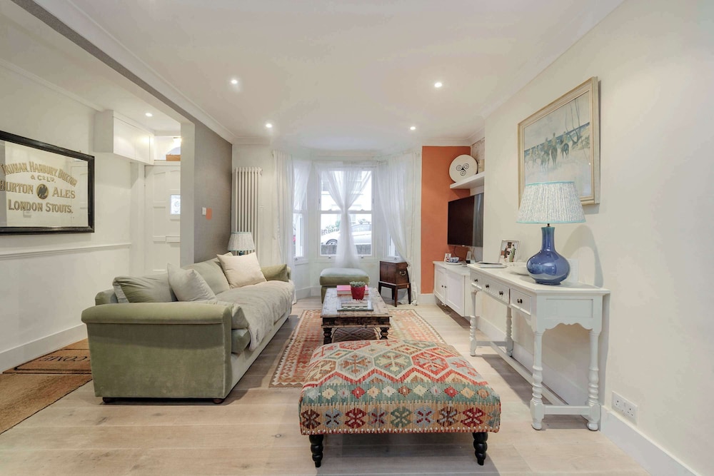 3 bed Home in Battersea With Garden