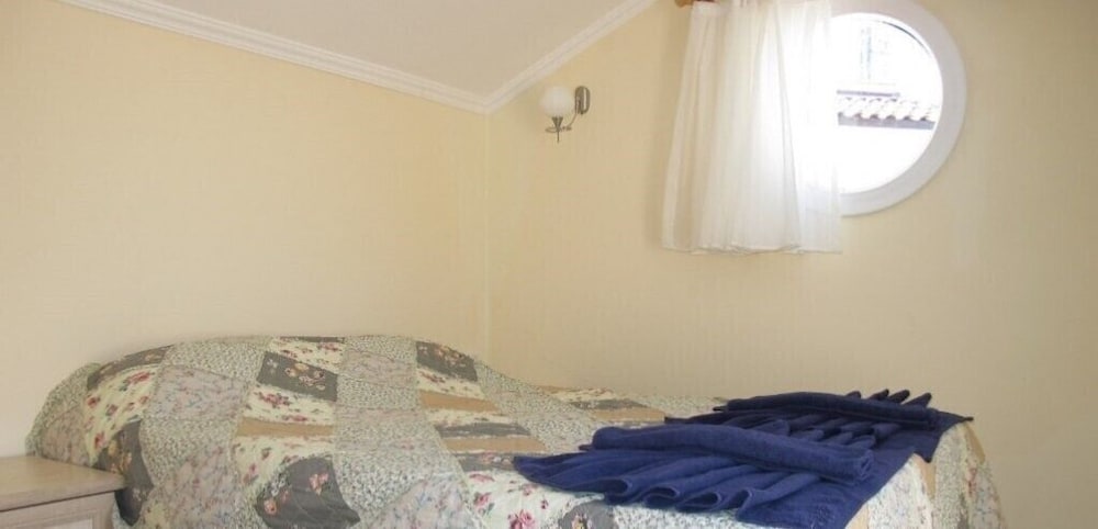 Villa TH18 by JoyLettings view 4