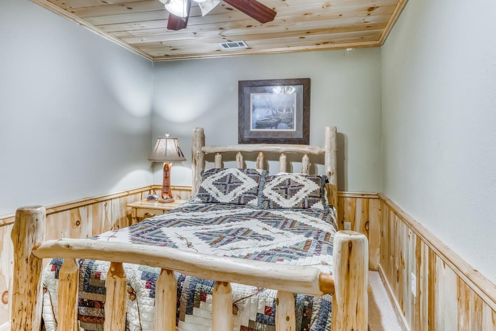 Deepwater Lodge view 4