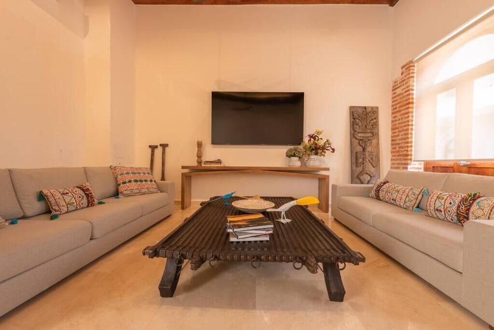 Casa Luxor by SOHO