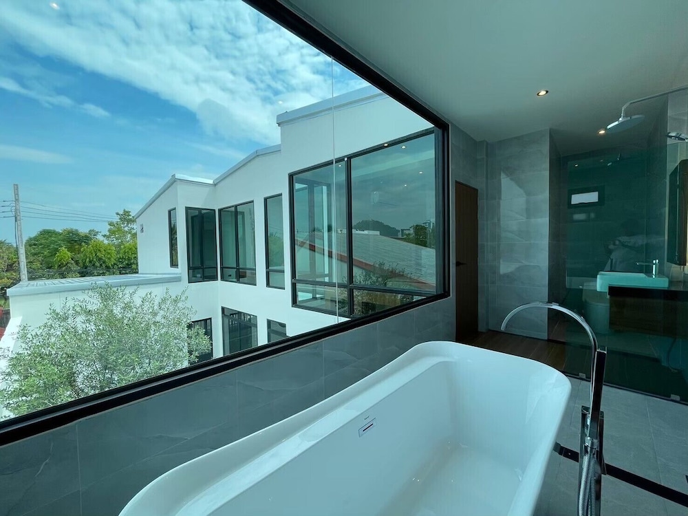Modern Zen Vibe Pool Villa Phuket