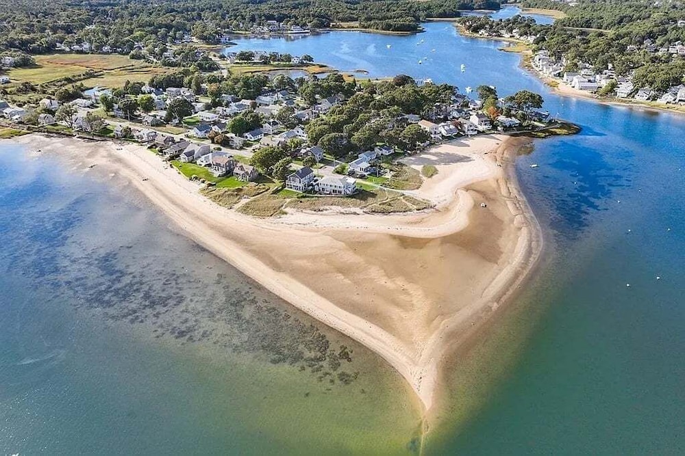 Coastal Cottage Retreat Steps From The Beach 2 Bedroom Cottage