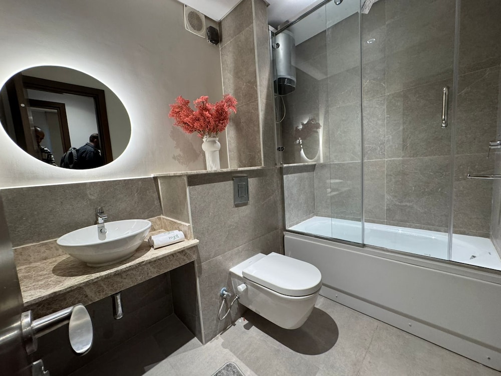 Mynt stay hotel apartment - zed towers