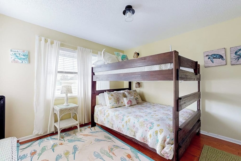 Mariner Lakes Condos