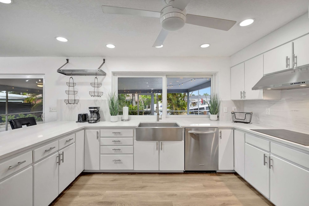 Waterfront Paradise Chic 3 BDR