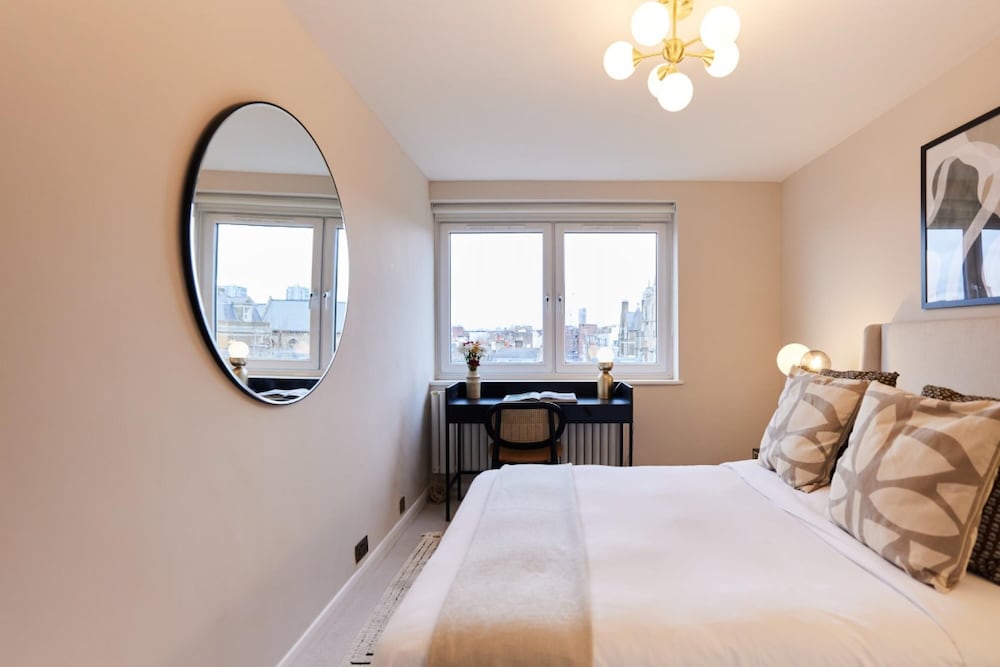 The Hyde Park Hideout - Beckoning 2bdr Flat