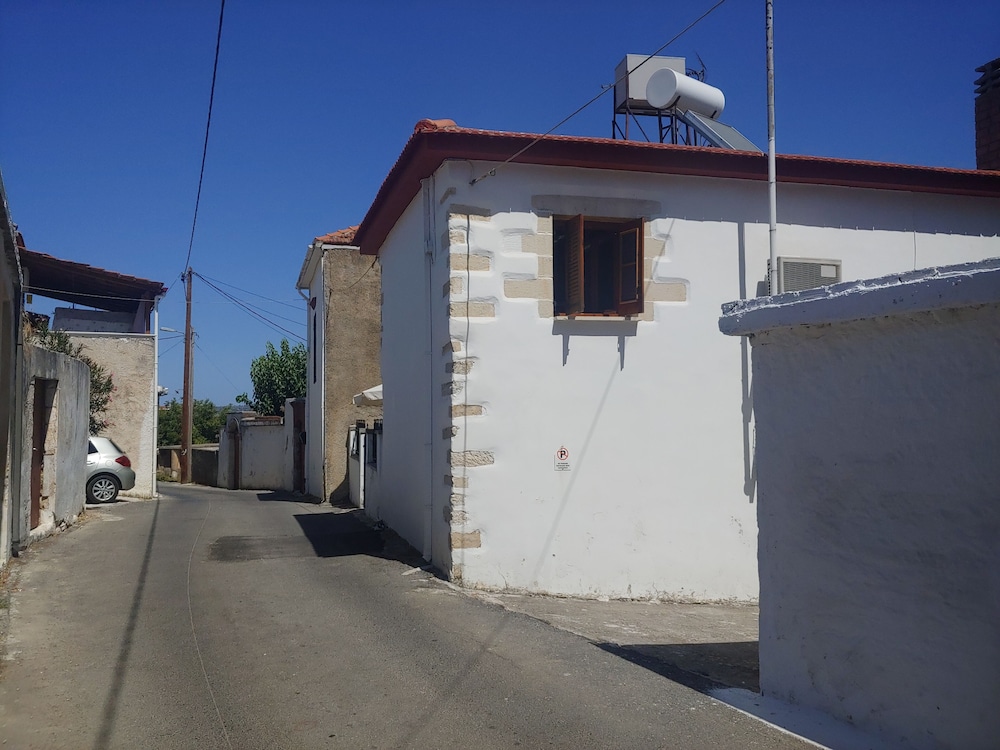 Traditional Luxury Villa in Fres