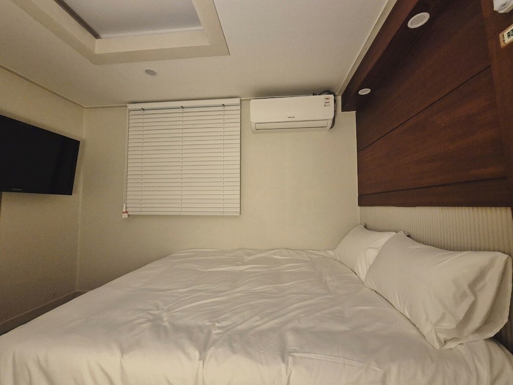 AnOn hostel