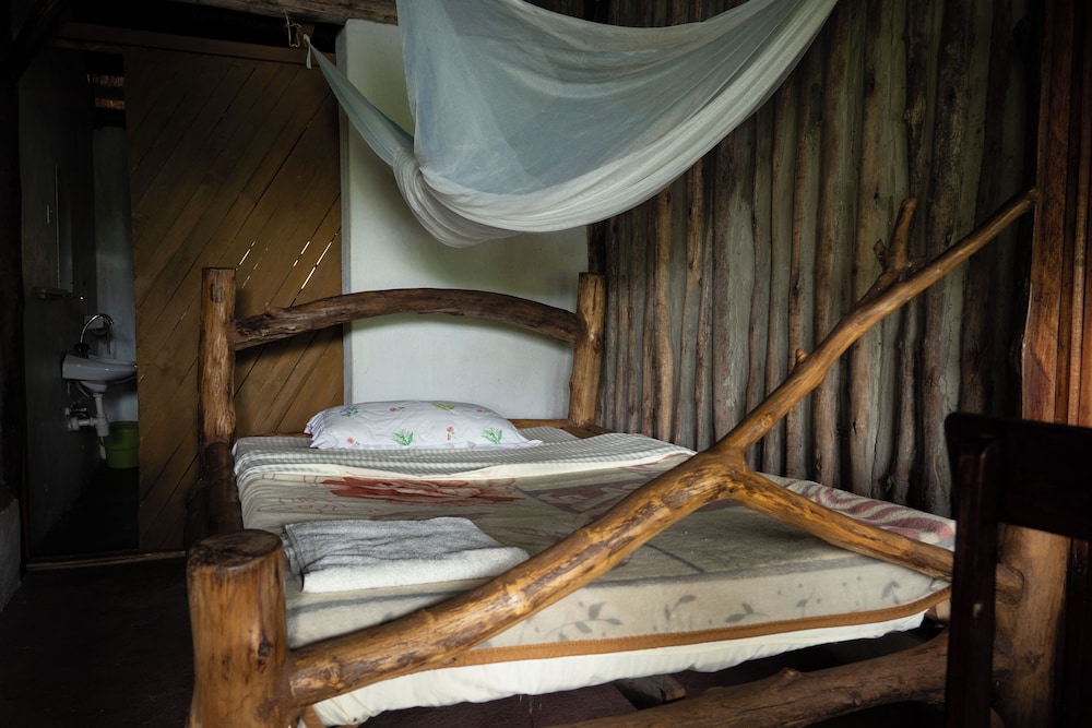 Dave Cave Eco Lodge and Campsite