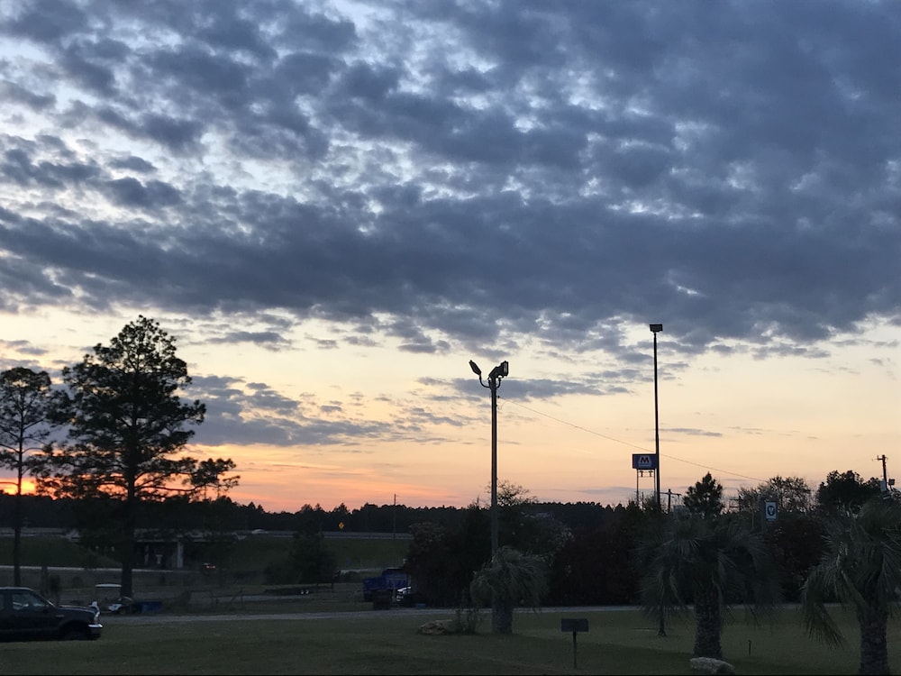 Budget Lakeview Inn