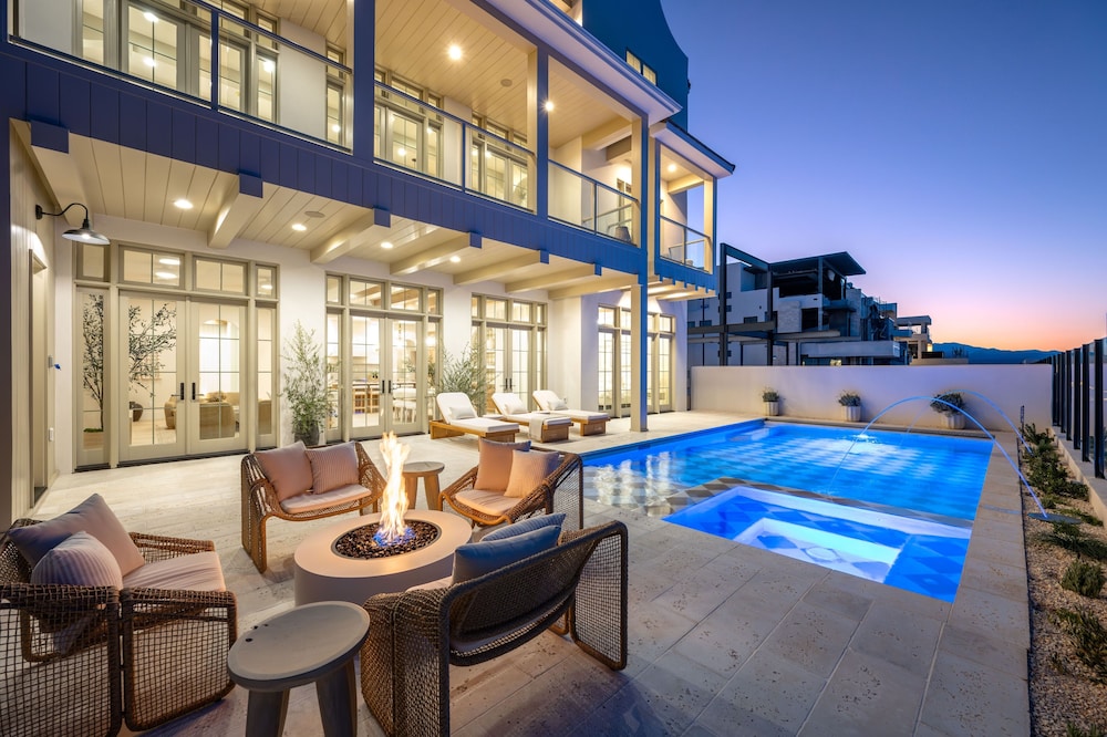 Rosemary 7 Bedroom Home view 5