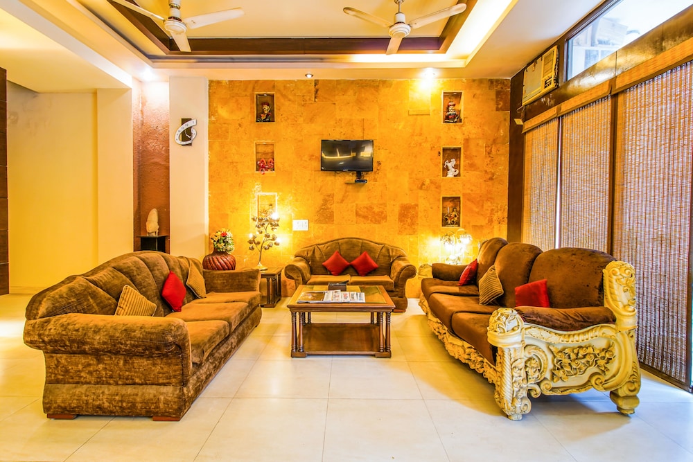 Noida Vacations - FabHotel Tavisha Villa - Property Image 2