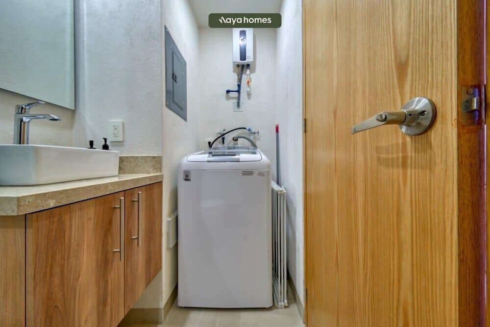Cozy 1Br Apt - Pool - Gym - 2 Min to the Beach