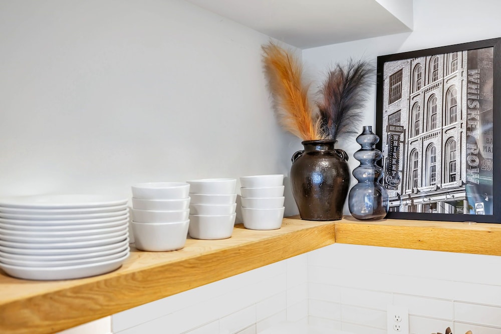 Euphony-designer Furnishings-5 Mins to Broadway