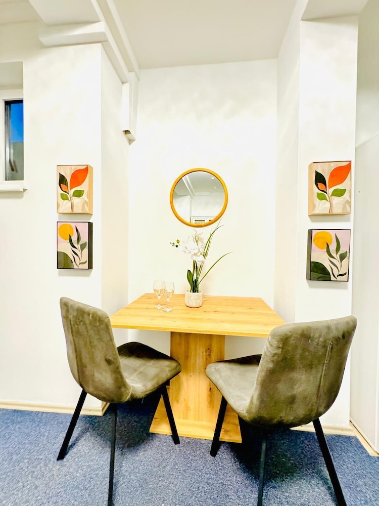 Luxury 7 Bedroom Apartment Sleeps 16