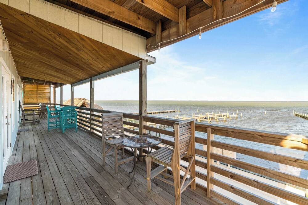 Laguna Sunrise Water Views, Private Pool + Minutes to Padre Island & Beaches