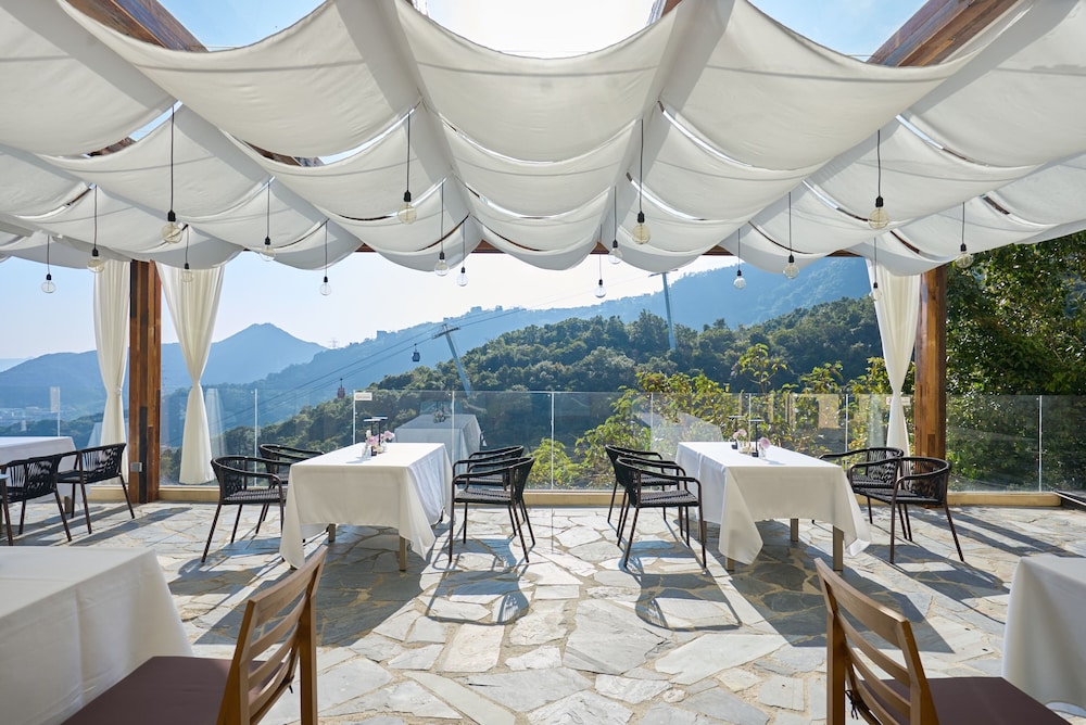 Miyue Shenzhen Tianlu Secret Wild Wizard Holiday Hotel
