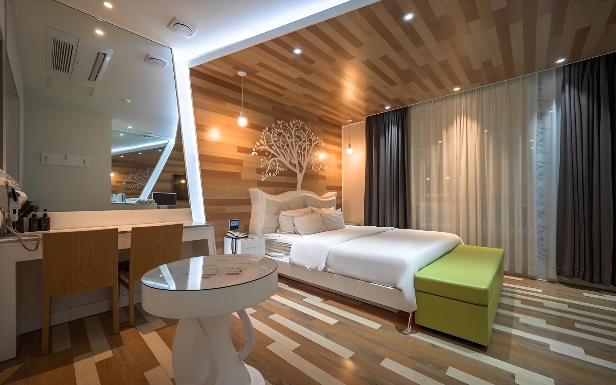 Gyeongju K Myeongpum Hotel view 5