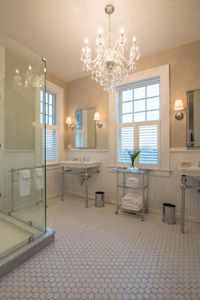 Lenox Vacations - Kemble Inn - Property Image 63