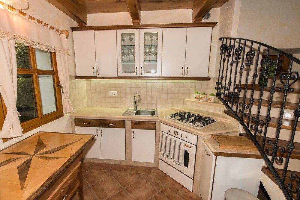 Vineyard Cottage Vina in Medu view 4