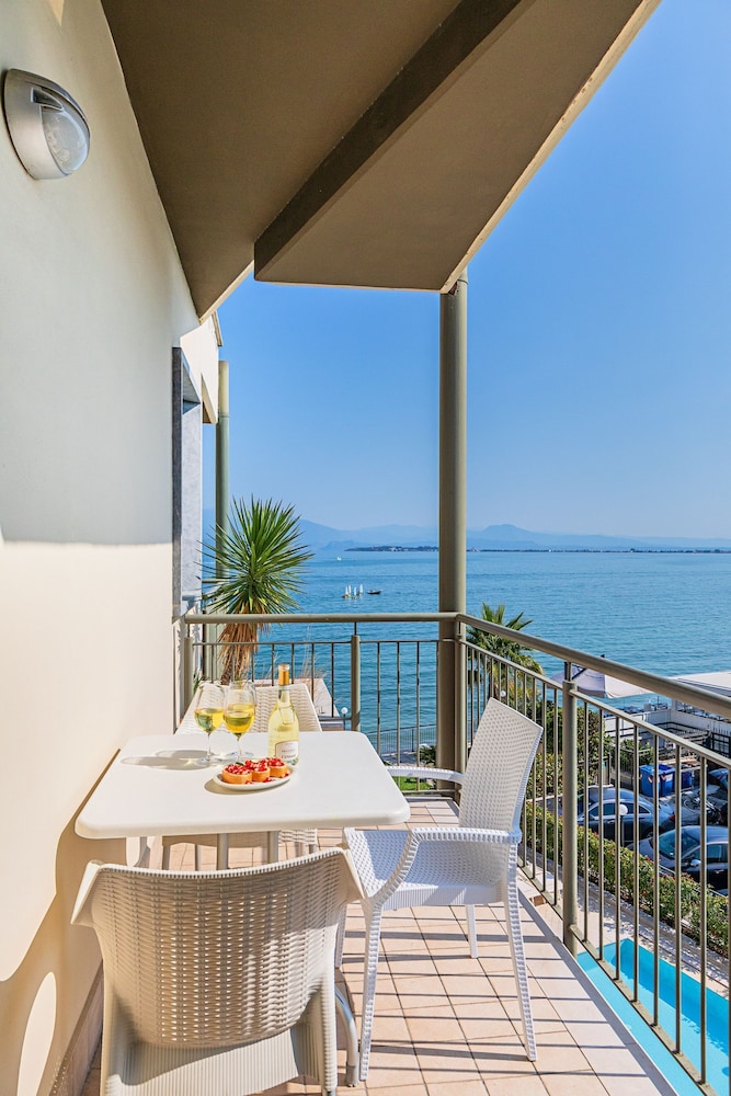 Residenza Miralago - 16 Domitilla - Locazione BK