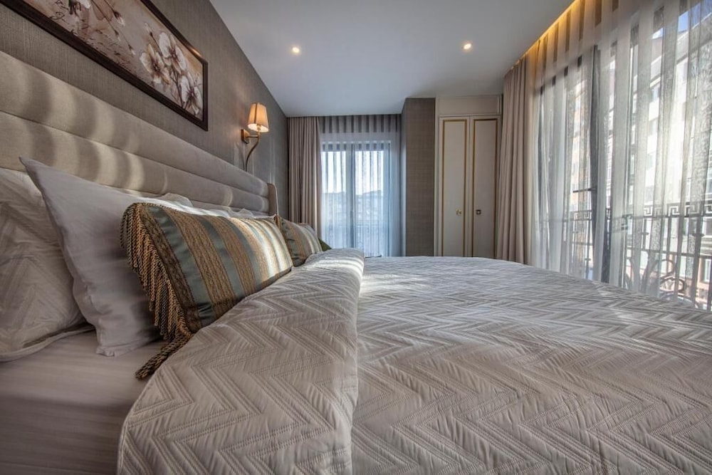 Mr Beyaz Butik Otel - Image 18