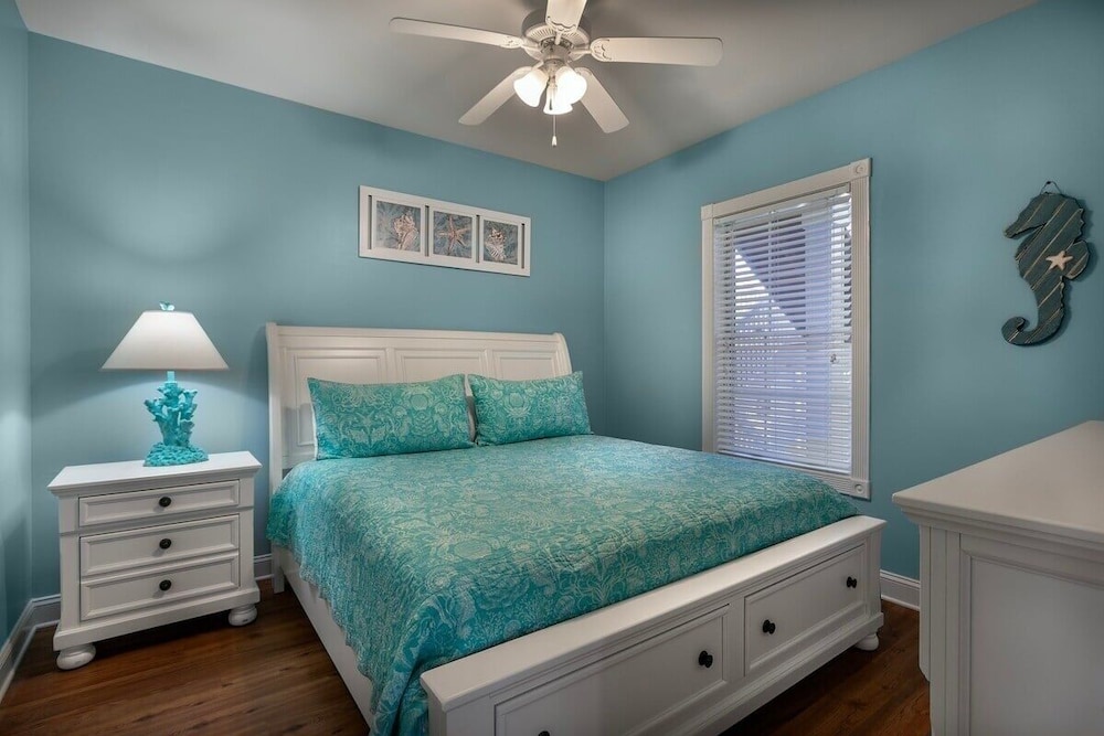 Magnolia Pointe Luster Leaf 4851-301 3 Bedroom Condo