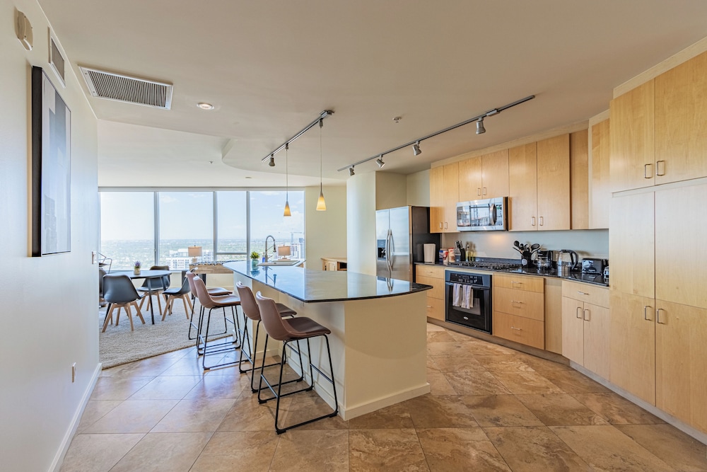 ROVE LIVING/KL - 44 Monroe