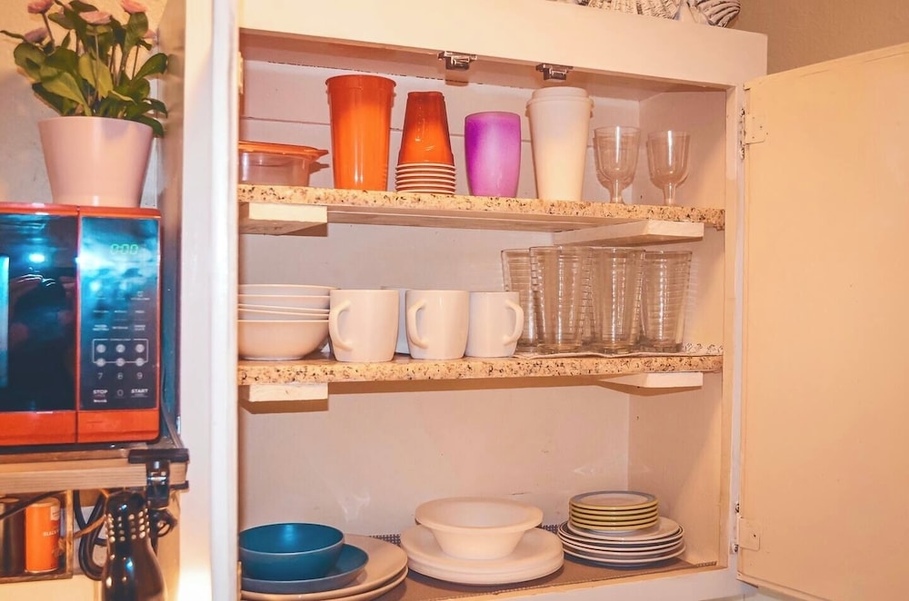 Cozy Studio in Hollywood, FL - Pet Friendly & Parking