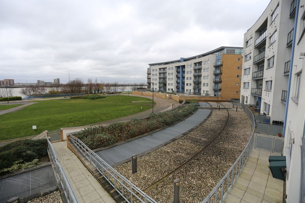 2 Beds Riverview Tideslea Apartment
