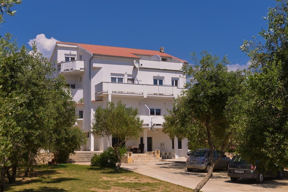 Boris - 150 m From Beach - A7 view 4