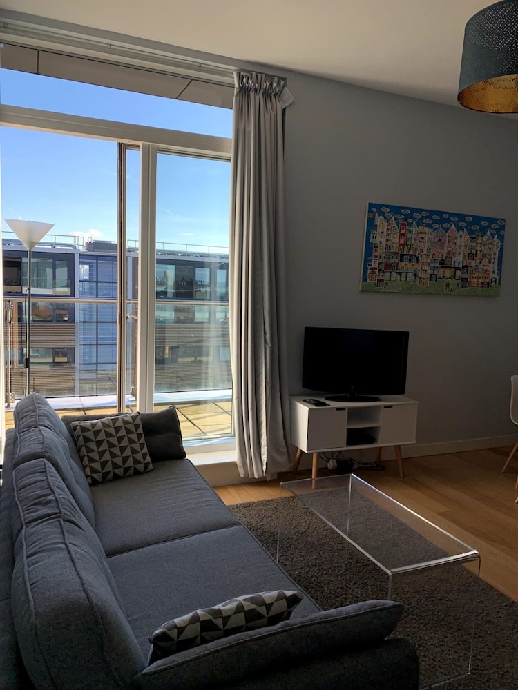 Stylish 2 Bedroom Apartment