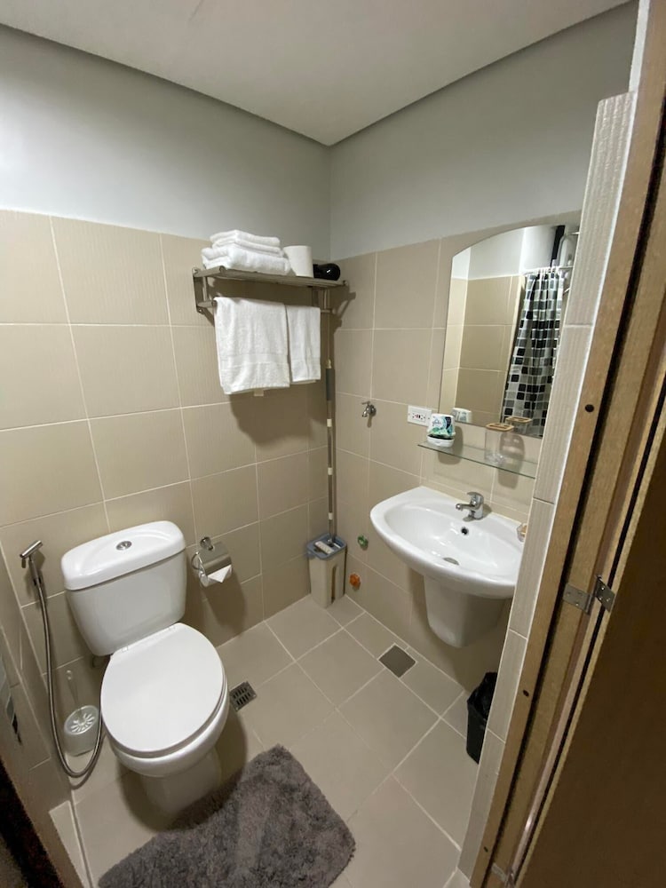 Beautiful Condominium With Swimming Pools Ect