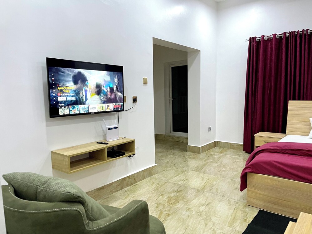 FURNISHED APARTMENTS