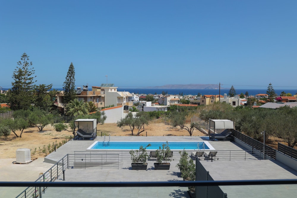 Limi Deluxe Suites