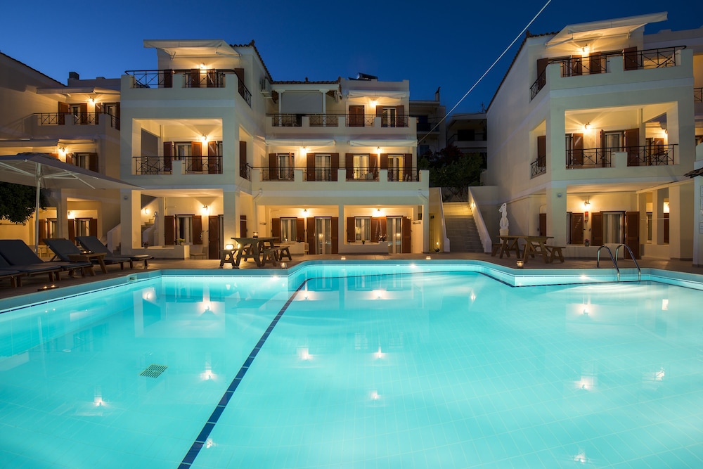 Kostis Villas