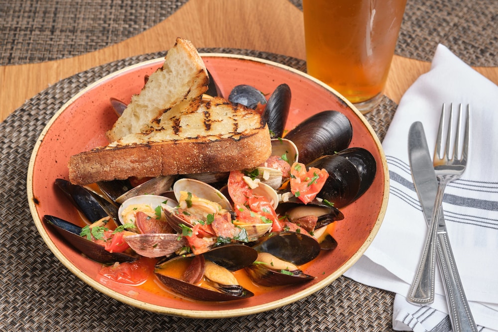 Napa Valley / Sonoma Vacations - Calistoga Inn Restaurant and Brewery - Property Image 14