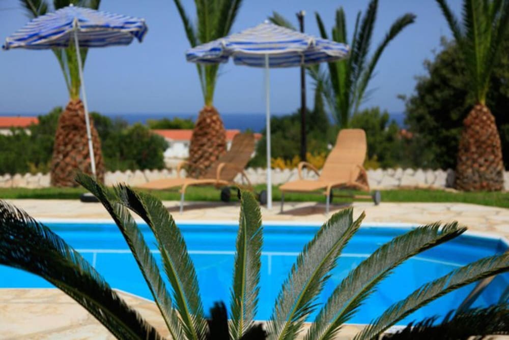 Villa Thea in Neo Chorio view 3