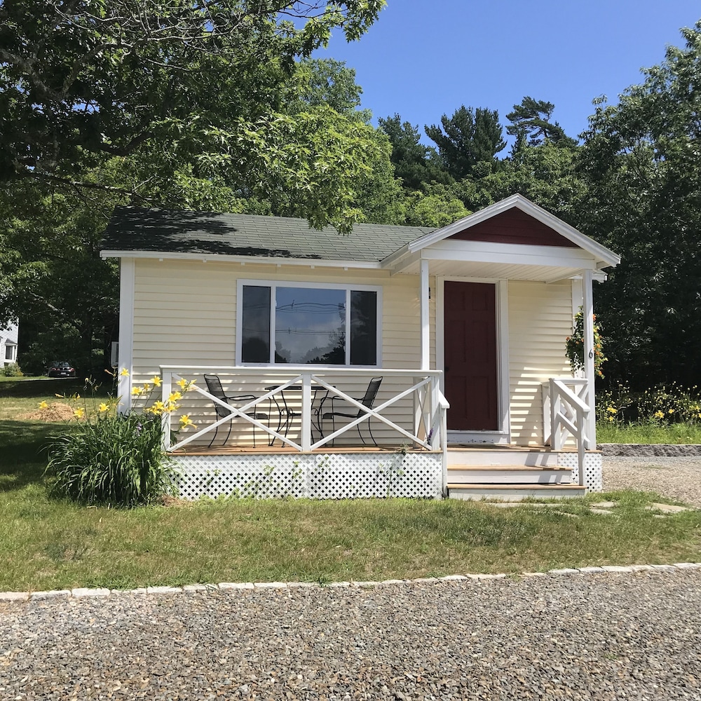 Gallagher's Travels Bar Harbor Motel & Cabins